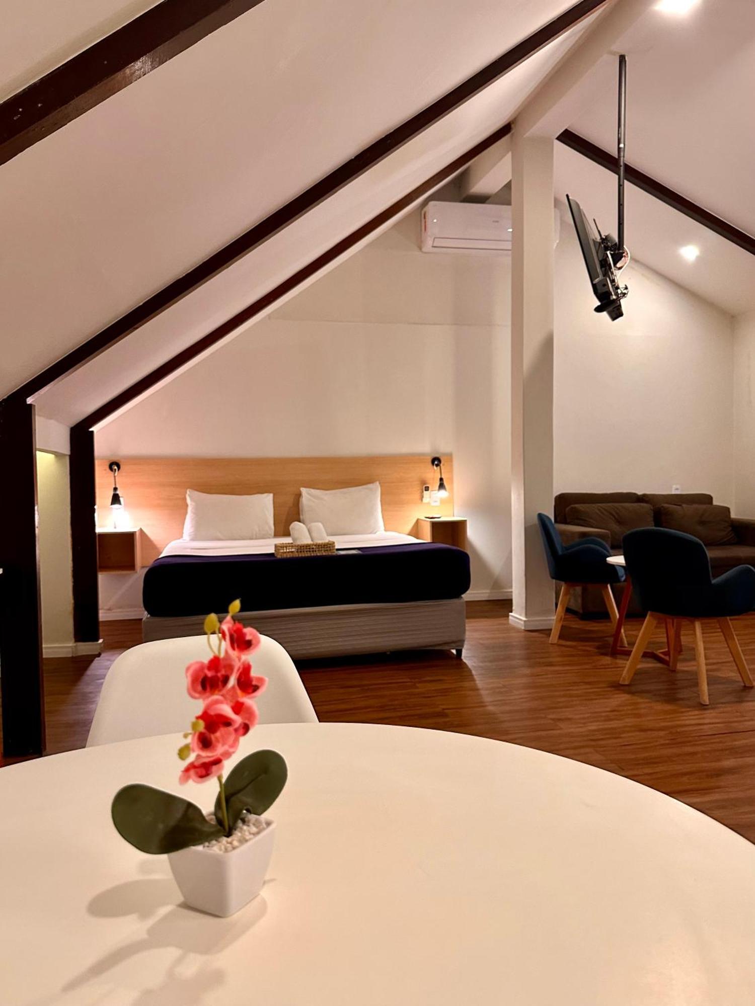 Aparthotel Injoy & Aparts 2*